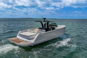 Luxury yacht cruising on blue ocean waters ideal for Miami yacht rental, island-hopping, and day cruises.